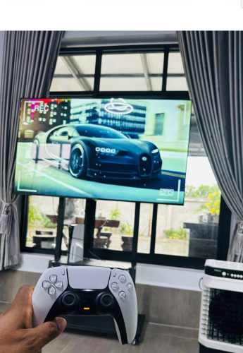 Samsung smart TV 80 inch UHD 4k