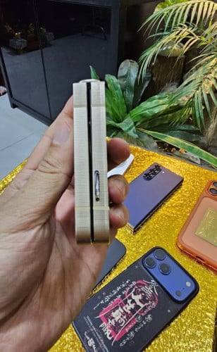 Samsung W25 Flip