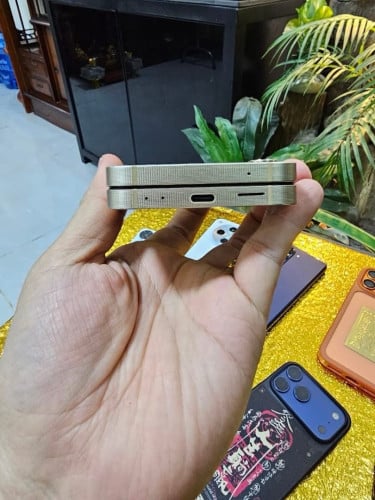 Samsung W25 Flip