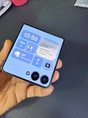 Samsung Zflip7 512G ក្រុមហ៊ុន