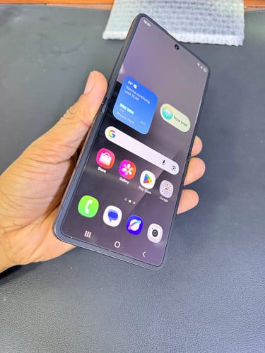 Samsung Zflip7 512G ក្រុមហ៊ុន