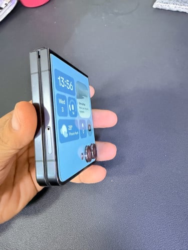 Samsung Zflip7 512G ក្រុមហ៊ុន