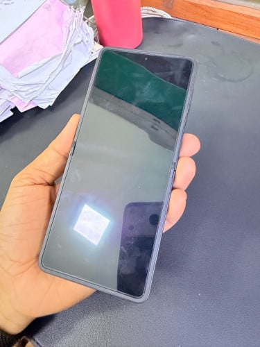 Samsung Zflip7 512G ក្រុមហ៊ុន