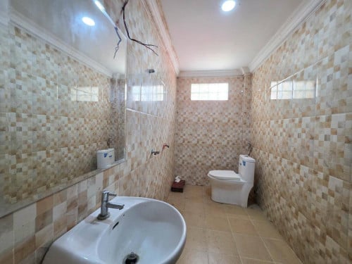 shop house for rent in Bassac Lane $550 per month
