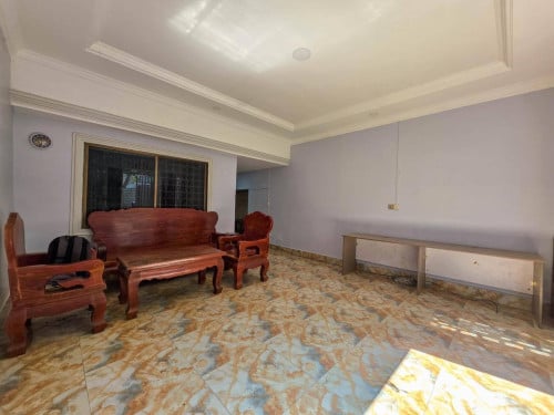 shop house for rent in Bassac Lane $550 per month