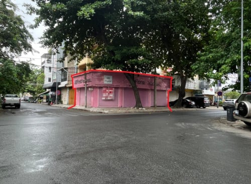 Shophouse for rent in Doun Penh