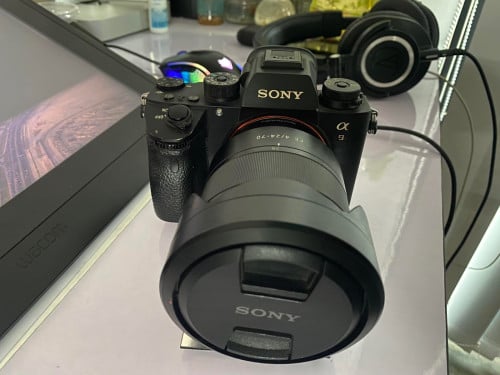 Sony A9 with 24-70mm zeiss