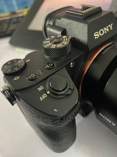 Sony A9 with 24-70mm zeiss