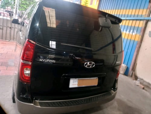 Starex H1 2019 black $28,700តម្លៃអាចចចារបាន ឡានស្អាត ធានាទិញចូលវិញ