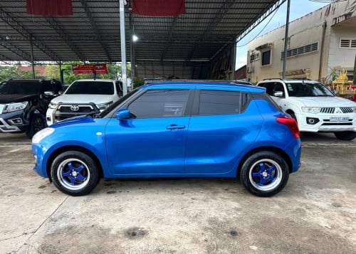 SUZUKI SWIFT 2018 (បង់ពន្ធពេញ)