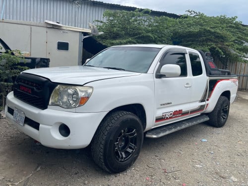 Tacoma ឆ្នាំ05 តួទាប V4 លេខអូតូ ឡានថ្មី