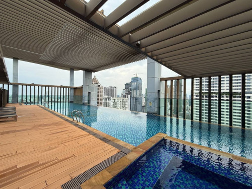 The view serviced apartment