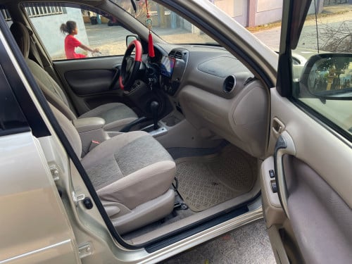 Today RAV4 02 ប៉ុងមួយ​ ឡានខ្ចលេងហេីយស្អាតណាស់