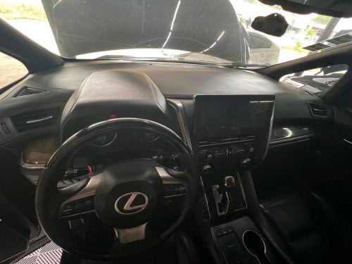 Toyota ALPHARD 2017VIP full option  Royal Longe UP LEXUS LM 350