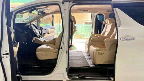 Toyota Alphard Auto3