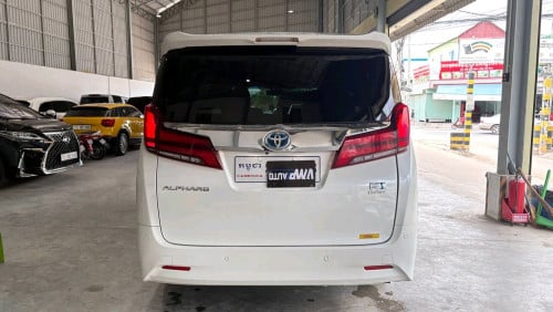 Toyota Alphard Auto3