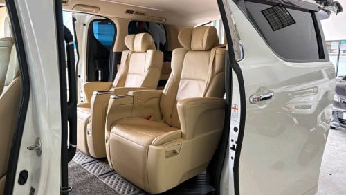 Toyota Alphard Auto3