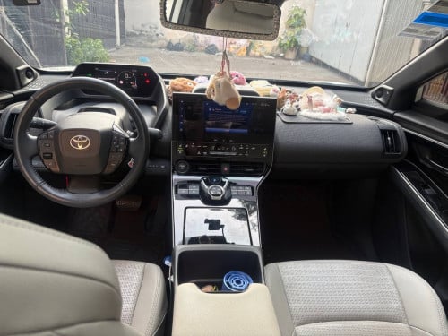 Toyota BZ4X 2024 ទើបតែប្រើបានជាង ២មុឺនគីឡូ ចរចារ