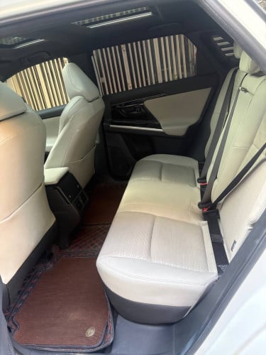 Toyota BZ4X 2024 ទើបតែប្រើបានជាង ២មុឺនគីឡូ ចរចារ