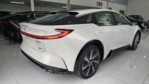 Toyota BZ5 option pro 630km
