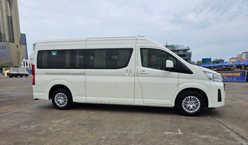 Toyota Hiace 2022