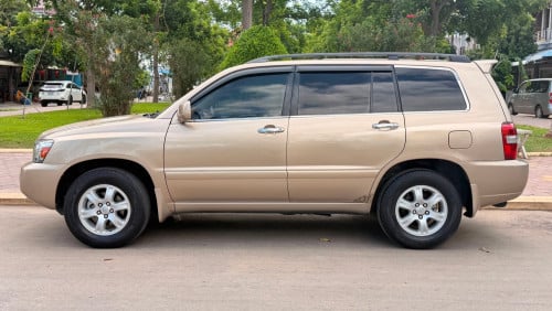 Toyota Highlander 06 V4 pong1