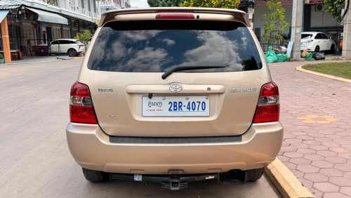 Toyota Highlander 06 V4 pong1