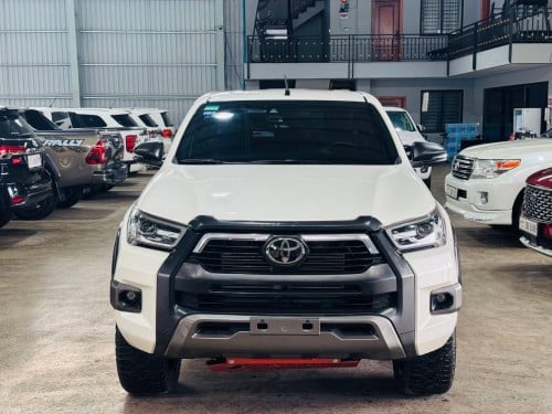 Toyota hilux Rally 2021Full option ឆ្វេងសុីនចូលតាមក្រុមហ៊ុន Toyota ផ្លាកលេខ 2CM