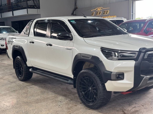 Toyota hilux Rally 2021Full option ឆ្វេងសុីនចូលតាមក្រុមហ៊ុន Toyota ផ្លាកលេខ 2CM