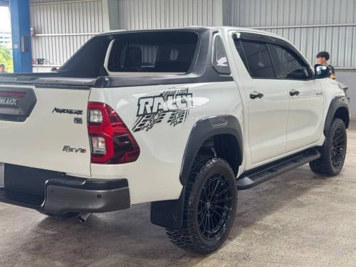 Toyota hilux Rally 2021Full option ឆ្វេងសុីនចូលតាមក្រុមហ៊ុន Toyota ផ្លាកលេខ 2CM