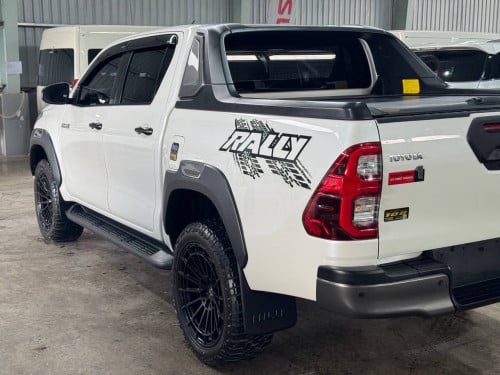 Toyota hilux Rally 2021Full option ឆ្វេងសុីនចូលតាមក្រុមហ៊ុន Toyota ផ្លាកលេខ 2CM
