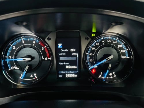 Toyota hilux Rally 2021Full option ឆ្វេងសុីនចូលតាមក្រុមហ៊ុន Toyota ផ្លាកលេខ 2CM