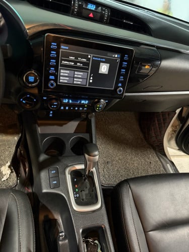 Toyota Hilux Revo V Edition 025 ធានាឡានថ្មីហ្សុីនមួយជុំ
