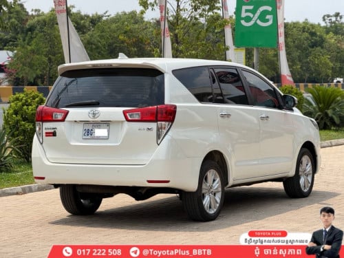 TOYOTA INNOVA 2020