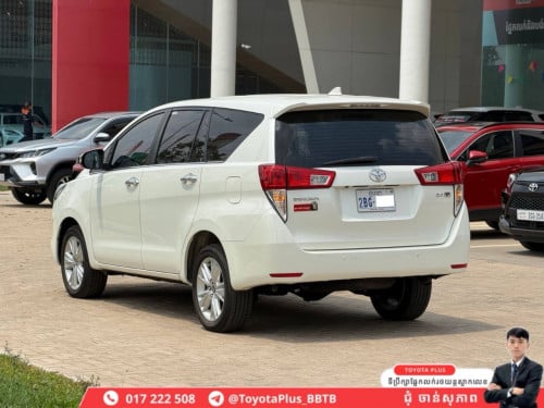 TOYOTA INNOVA 2020