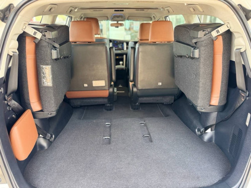 TOYOTA INNOVA 2020