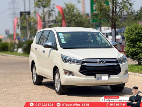 TOYOTA INNOVA 2020