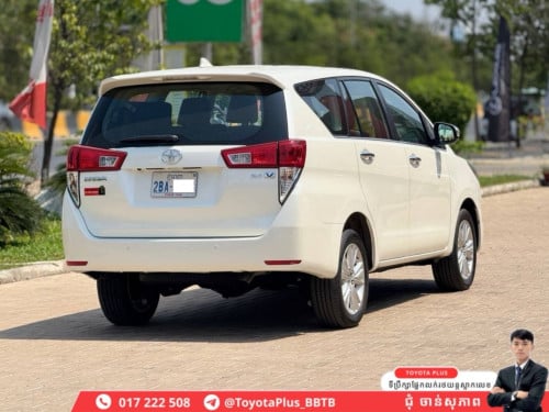 TOYOTA INNOVA 2020