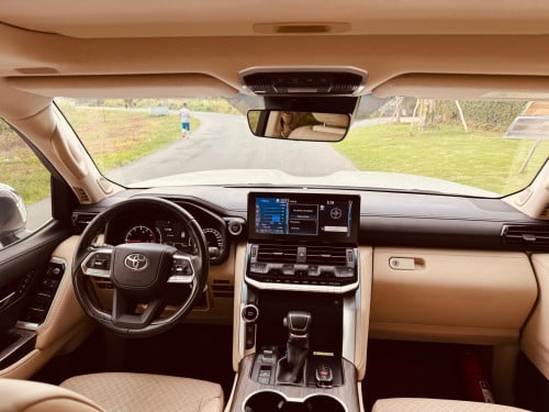 Toyota Land Cruiser VXR 2023