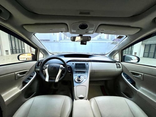 Toyota Prius 2010 option 3 sorta