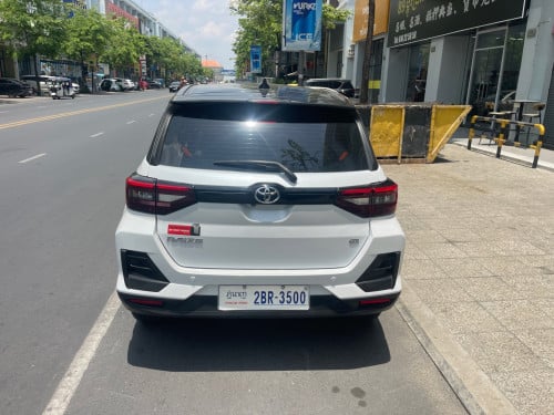 Toyota Raize year 2022 Full option ដំបូលខ្មៅ
