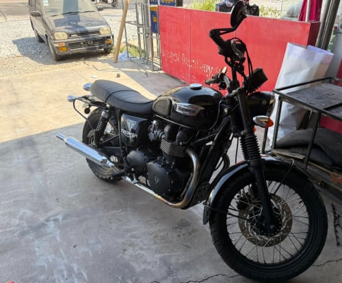 Triumph Bonevill T100, Japanese Import - full tax - excellent condition