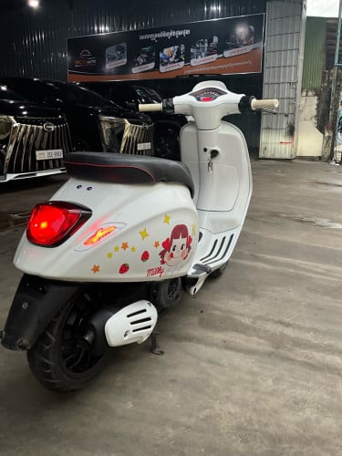 Vespa 022 ABS 125cc មួលហោះ