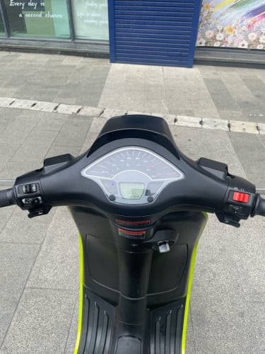 Vespa Princess125cc 2025 ស្មាតឃី New98%មានពន្ធកាតគ្រីស្លាកលេខ
