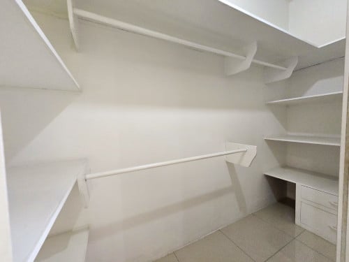 WHOLE COMMERCIAL BUILDING FOR RENT/SALE IN PHSAR DUEM THKOV