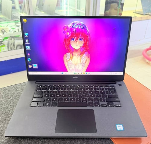 XPS 15 9570/i7-8th/16GB/M.2 512GB/15.6”(FHD)/KB Light