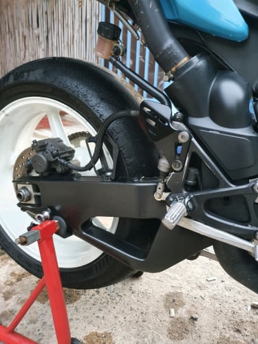 YAMAHA R1 2012 លក់តម្លៃចចារ មានស៊ីម៉ាំង2ឈុត