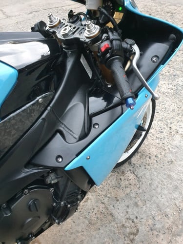 YAMAHA R1 2012 លក់តម្លៃចចារ មានស៊ីម៉ាំង2ឈុត