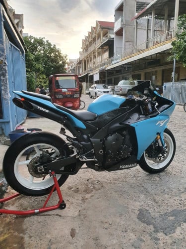 Yamaha R1 2012 តម្លៃចចារតាមជាក់ស្តែង មានស៊ីម៉ាំង 2ឈុត