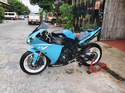 Yamaha R1 2012 តម្លៃចចារតាមជាក់ស្តែង មានស៊ីម៉ាំង 2ឈុត